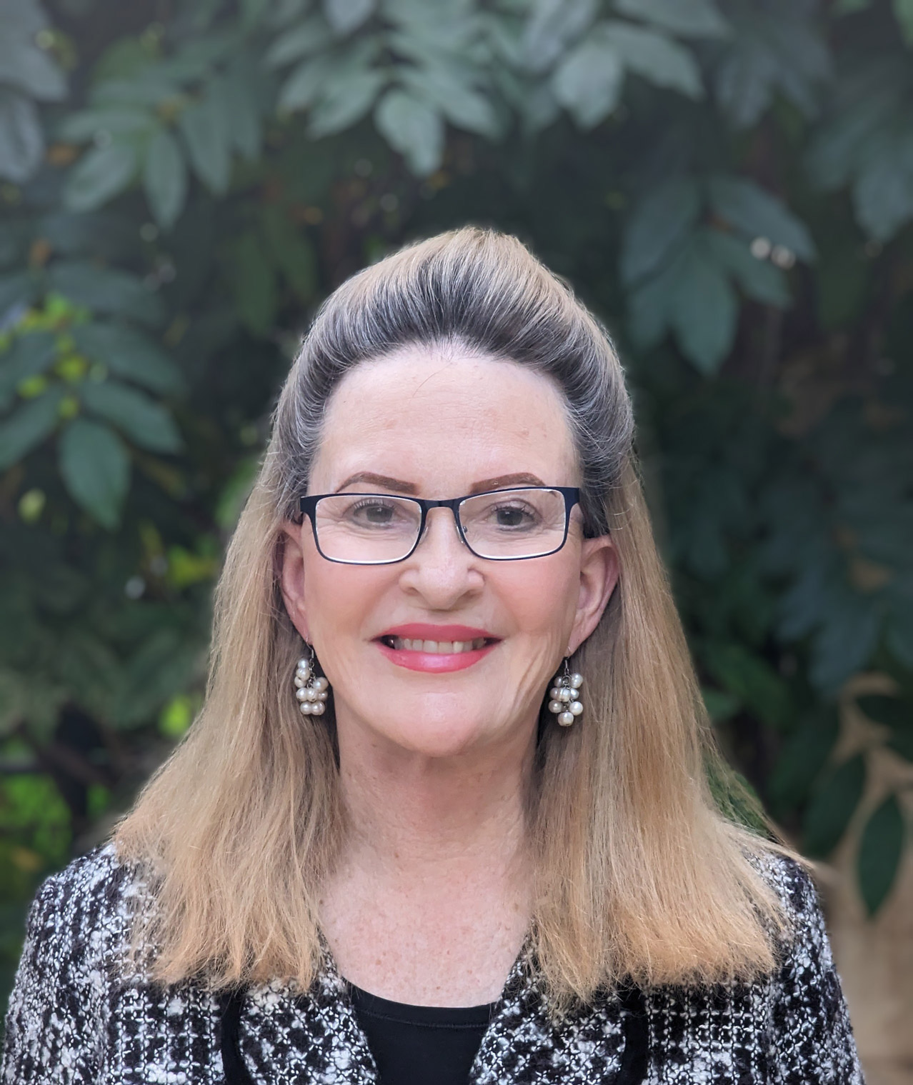 Professional headshot of Dr Sue Martin, registered psychologist at Martin Allan & Associates